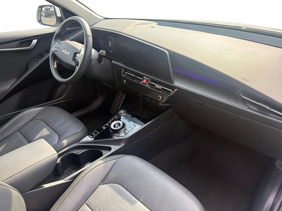 Kia Niro 64 EV Premium 5d
