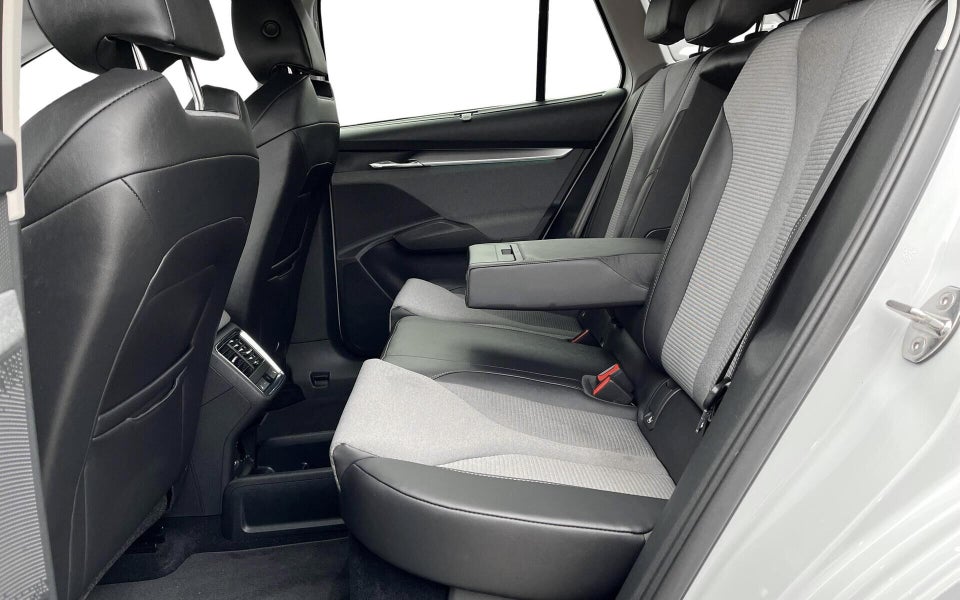 Skoda Enyaq 80 iV Loft 5d