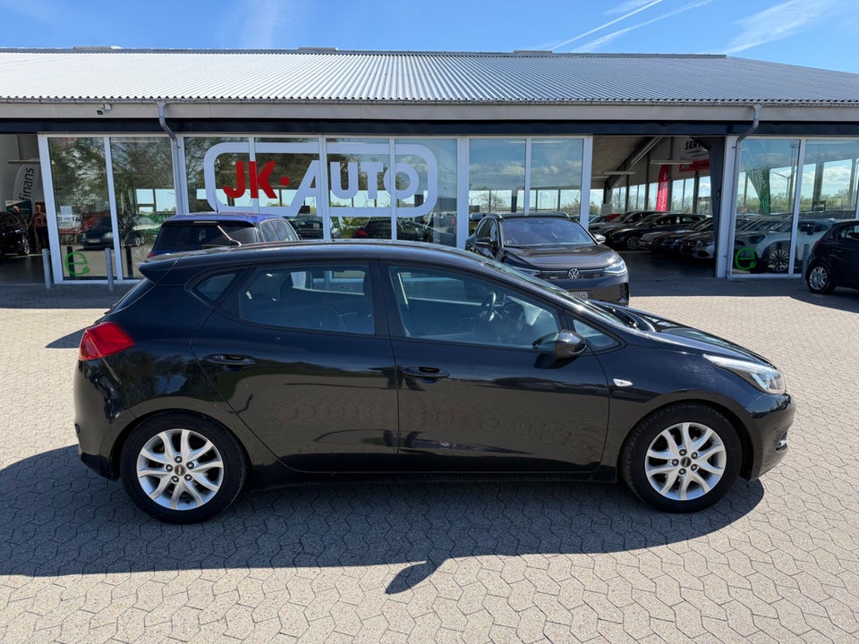 Kia Ceed 1,4 CVVT Active+ 5d