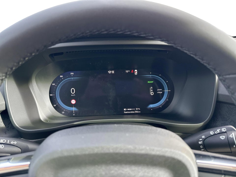 Volvo XC40 ReCharge Extended Range Plus 5d