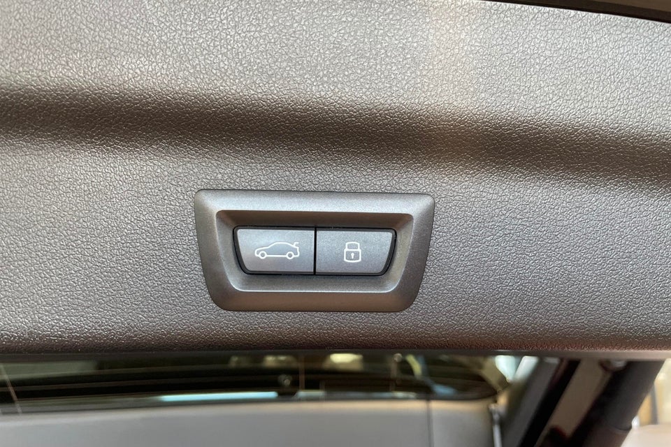 BMW iX1 eDrive20 X-Line 5d