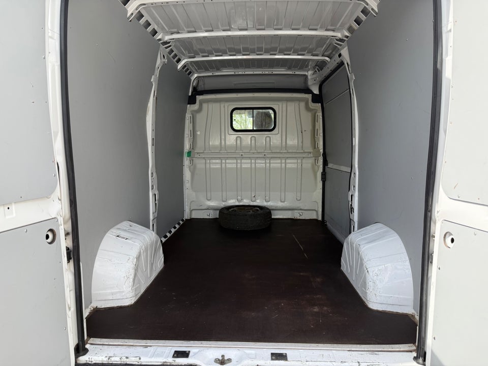 Peugeot Boxer 333 2,2 BlueHDi 140 L2H2 Premium