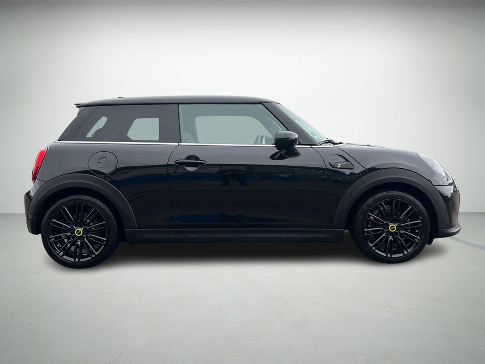 MINI Cooper SE Essential 3d