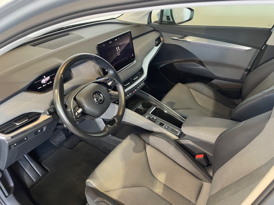 Skoda Enyaq 80 iV Plus Loft 5d