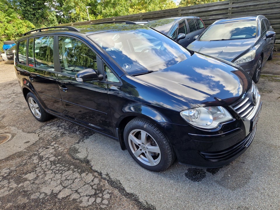 VW Touran 2,0 TDi 140 Trendline 7prs 5d