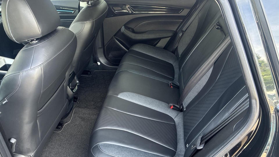 MG MG5 61 Luxury 5d