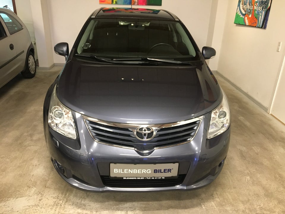 Toyota Avensis 1,6 VVT-i T1 stc. 5d