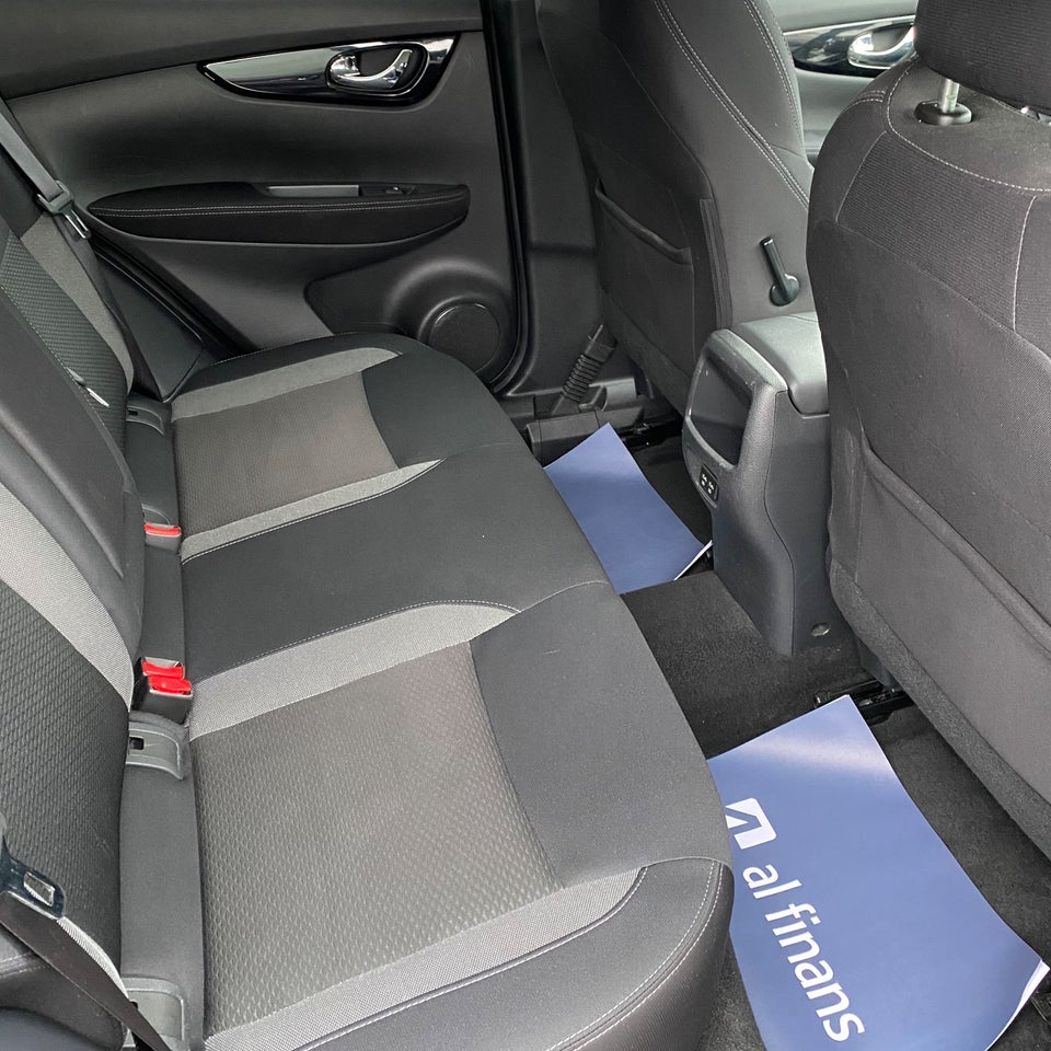 Nissan Qashqai 1,3 Dig-T 140 N-Connecta 5d