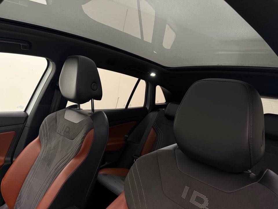 VW ID.4 77 Pro Performance Tech 5d