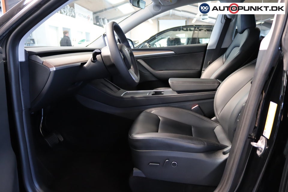 Tesla Model Y Long Range AWD 5d