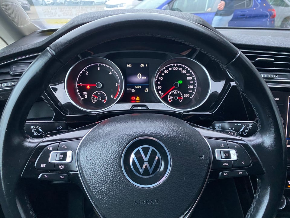 VW Touran 2,0 TDi 150 Highline+ DSG Van 5d