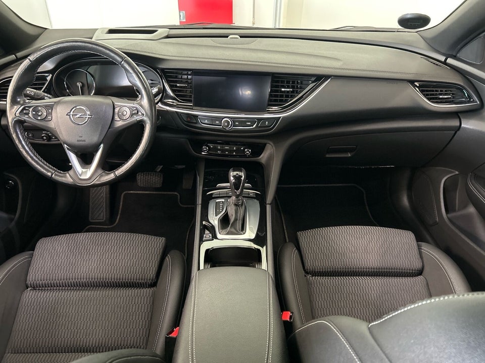 Opel Insignia 2,0 D 174 Business Exclusive Sports Tourer aut. 5d
