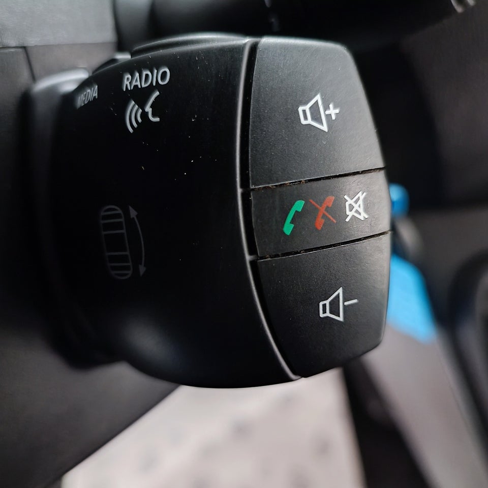 Renault Master IV T33 2,3 dCi 150 L2H2 Kassevogn