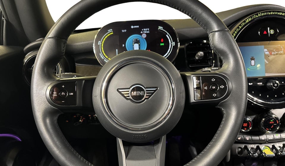 MINI Cooper SE Classic Trim 3d