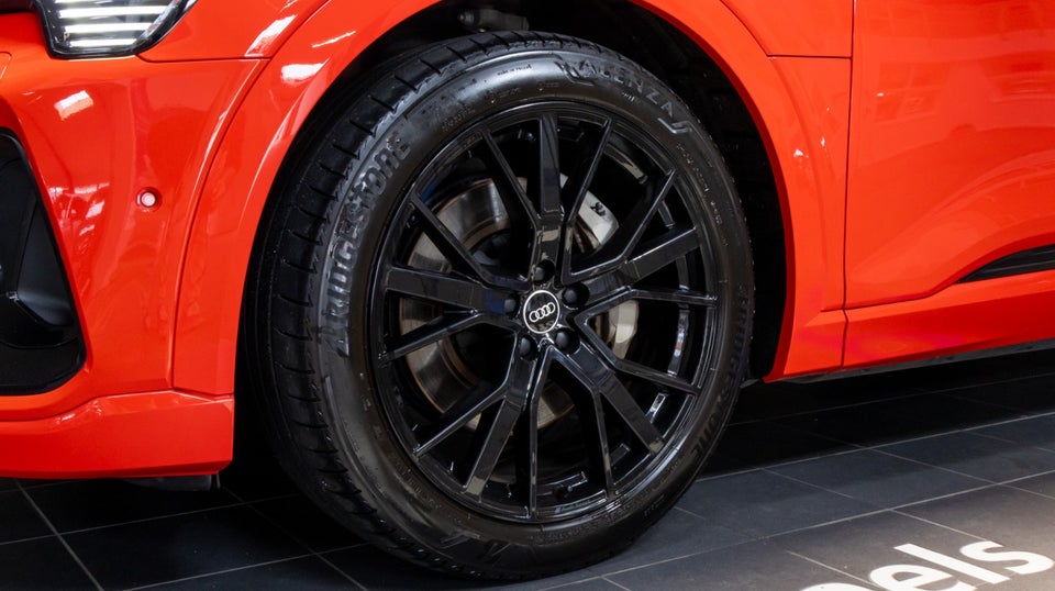 Audi e-tron 55 S-line quattro 5d