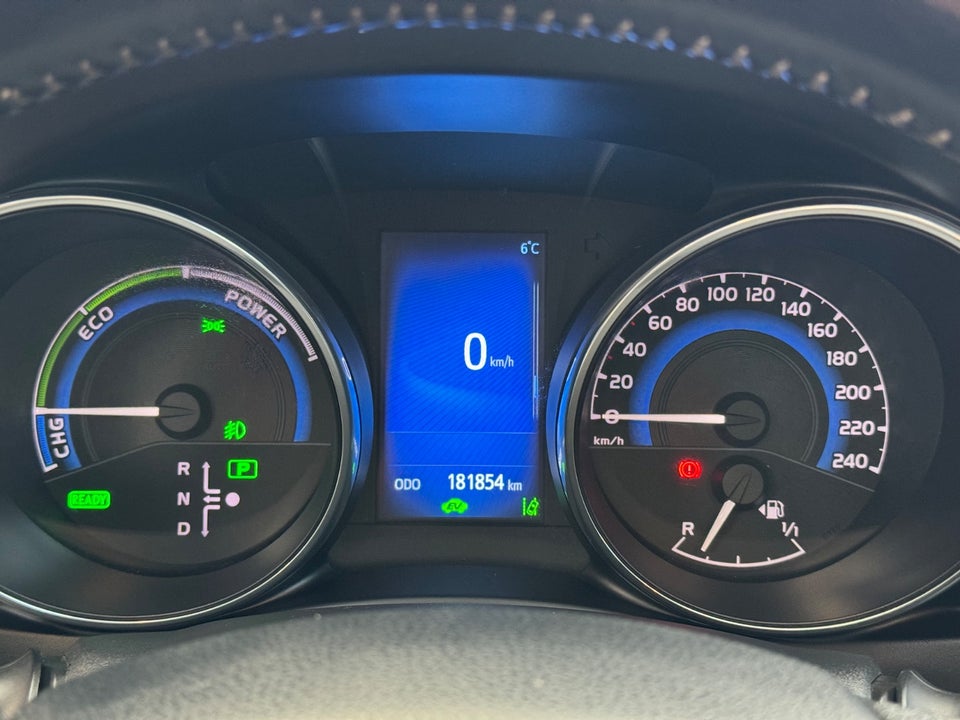 Toyota Auris 1,8 Hybrid Spirit Touring Sports CVT 5d