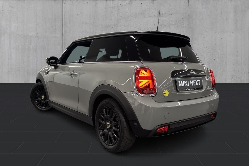 MINI Cooper SE Essential 3d
