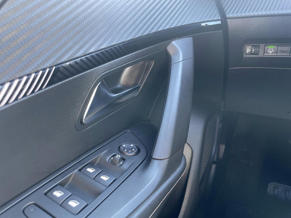 Peugeot 2008 1,2 PureTech 130 Allure EAT8 5d