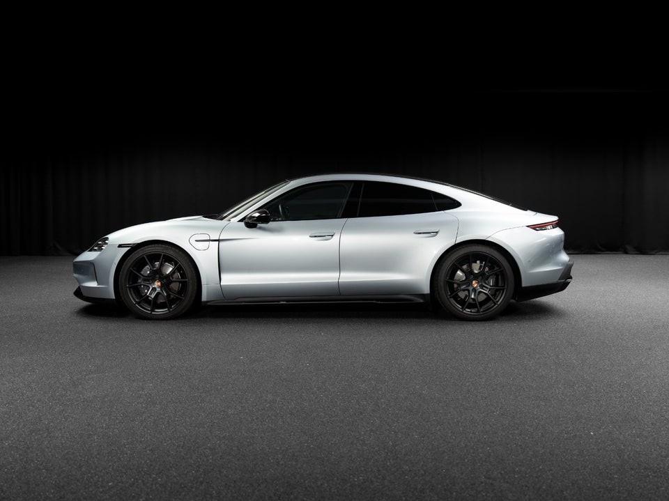 Porsche Taycan Performance+ Black Edition 4d