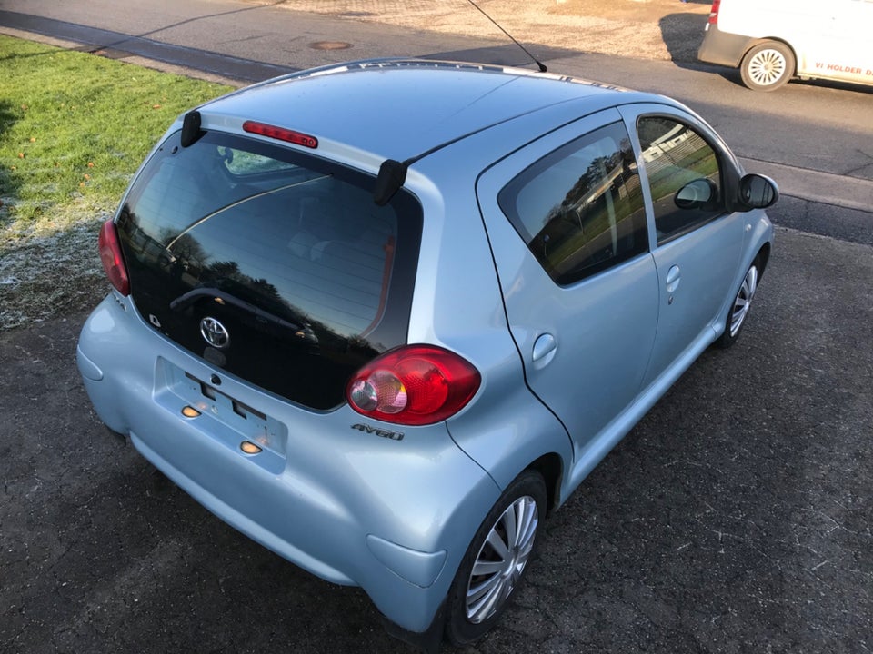 Toyota Aygo 1,4 D Plus 5d