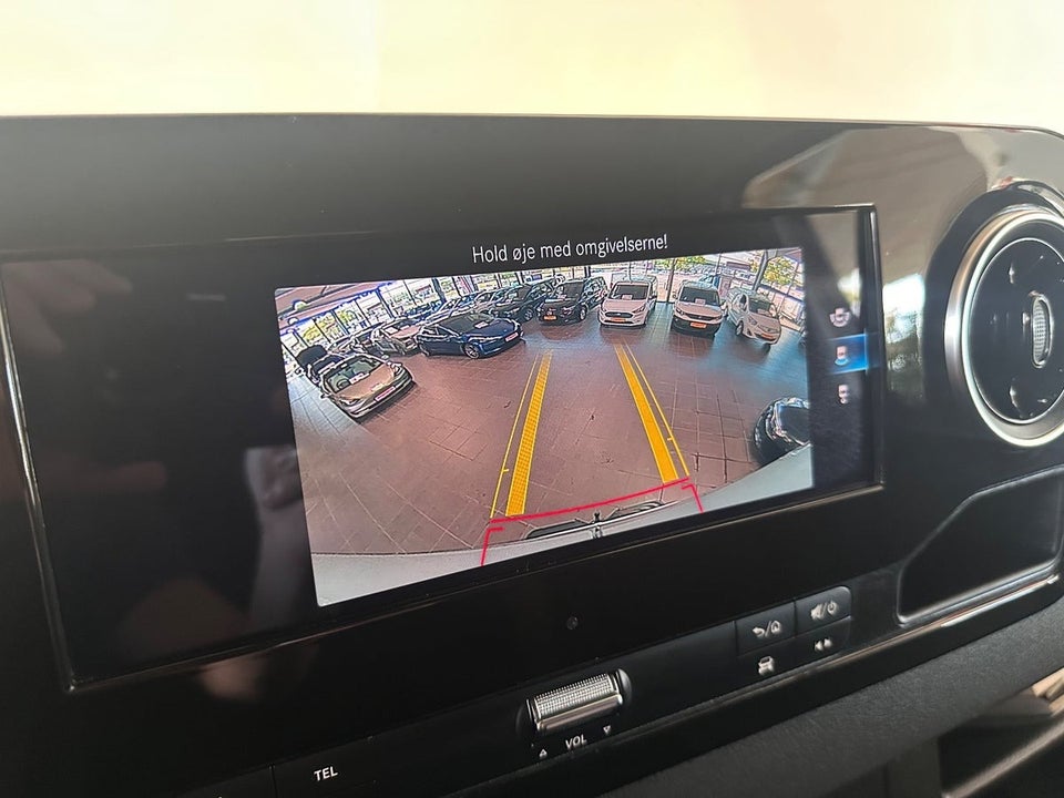 Mercedes Sprinter 319 3,0 CDi A2 Kassevogn RWD