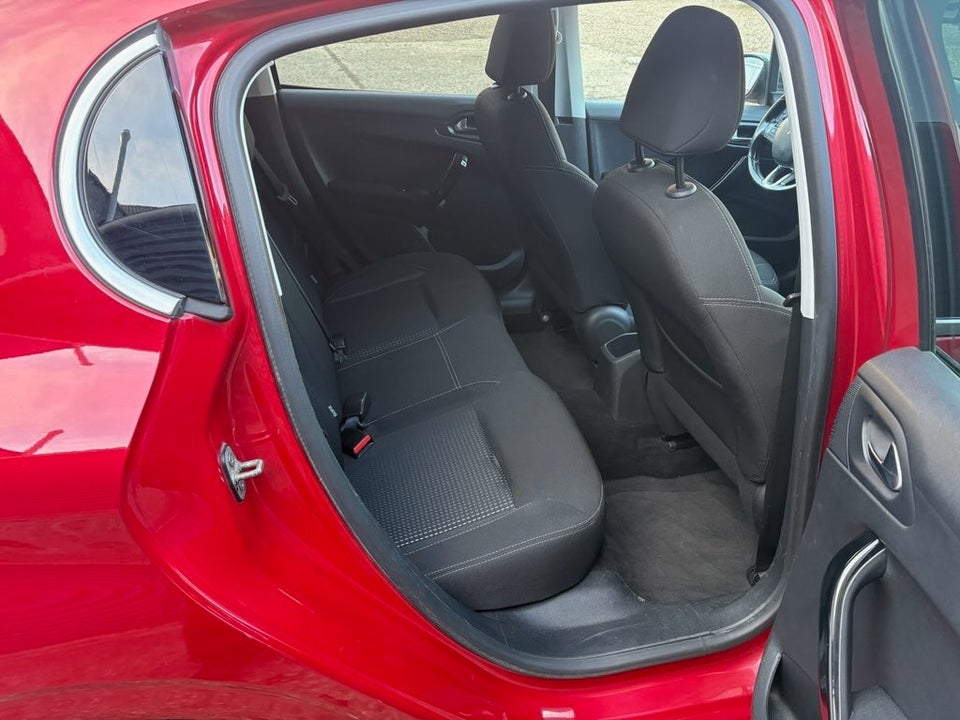 Peugeot 208 1,6 BlueHDi 100 Allure Sky 5d