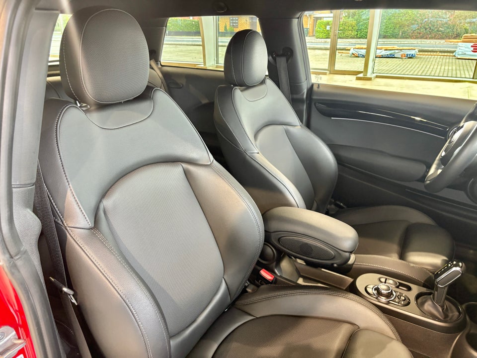 MINI Cooper SE Essential 3d