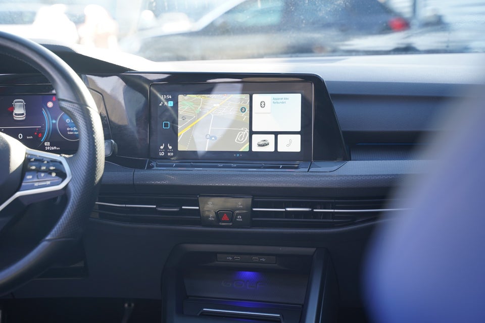 VW Golf VIII 1,4 GTE DSG 5d