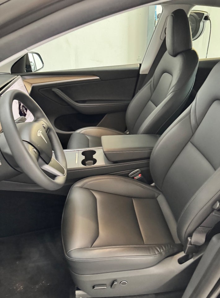 Tesla Model Y RWD 5d