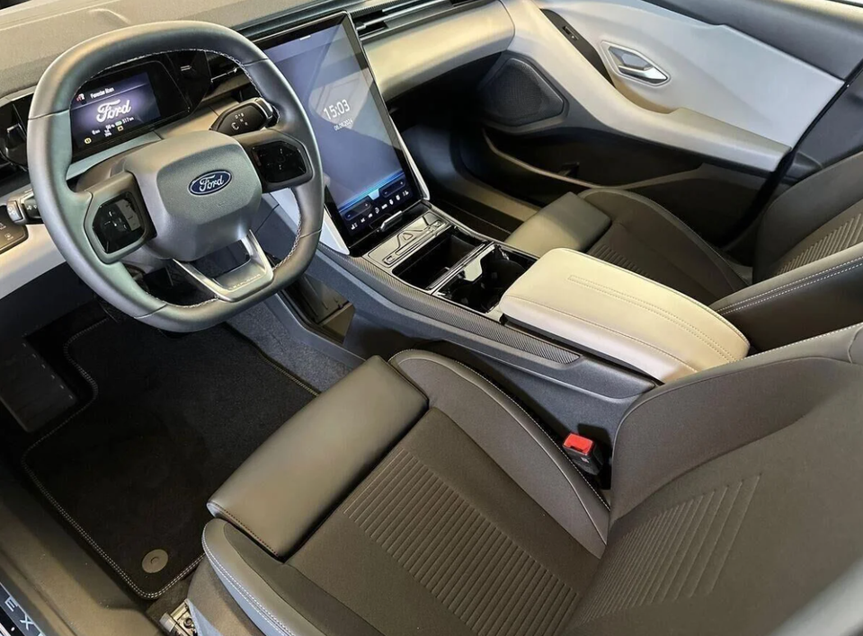 Ford Explorer 77 Premium Extended Range AWD 5d