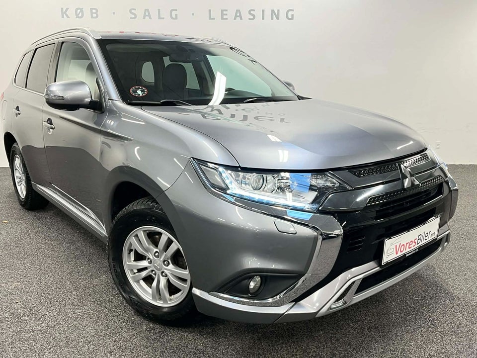Mitsubishi Outlander 2,4 PHEV Invite CVT 4WD 5d