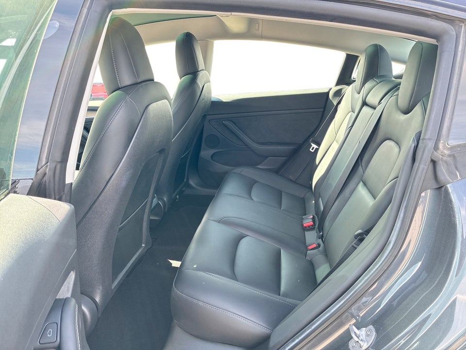 Tesla Model 3 Long Range AWD 4d