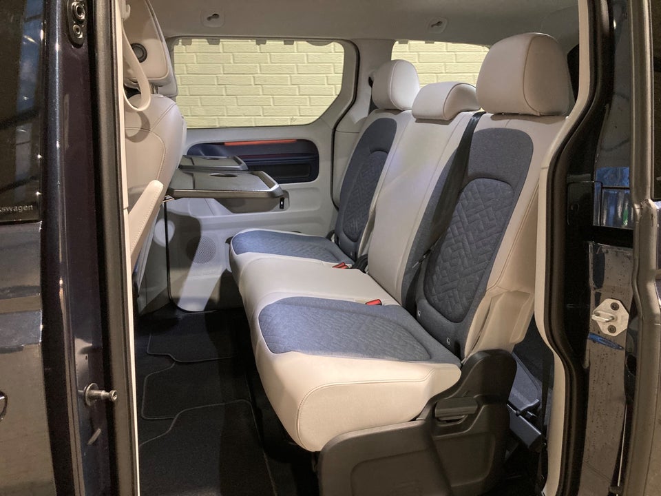 VW ID.Buzz 77 Pro SWB 5d