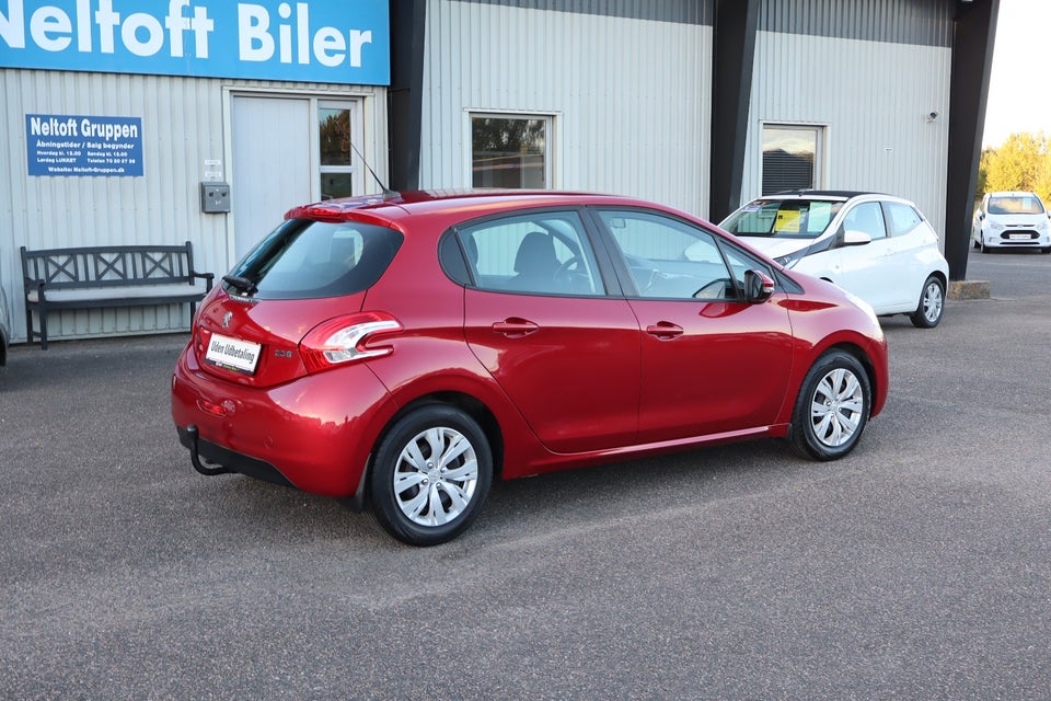 Peugeot 208 1,2 VTi 82 Allure 5d
