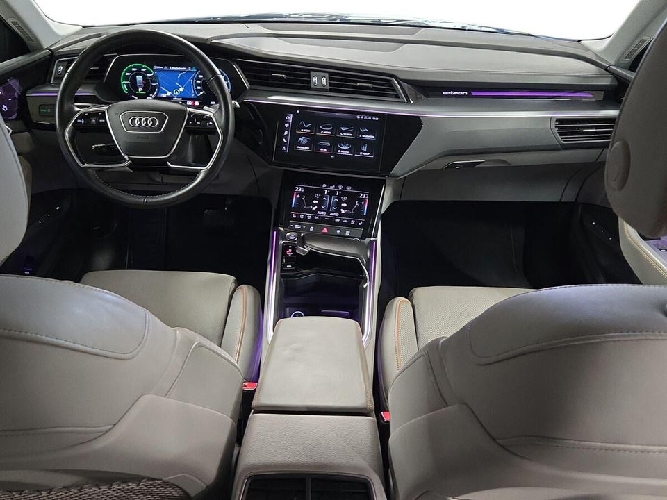 Audi e-tron 55 quattro 5d