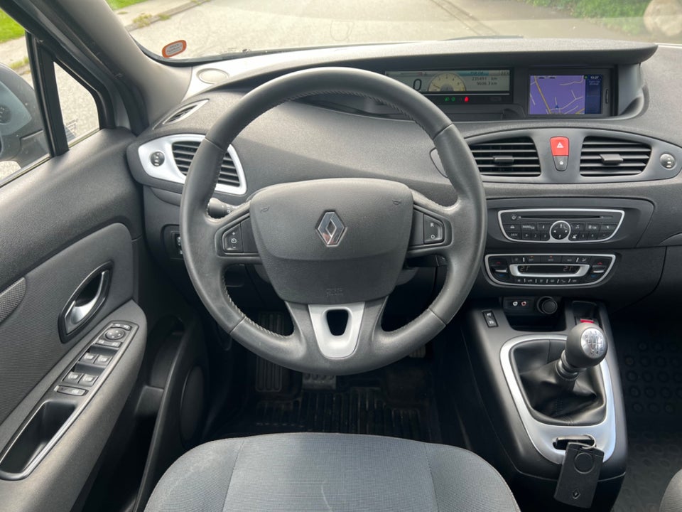 Renault Grand Scenic III 1,9 dCi 130 Dynamique 7prs 5d