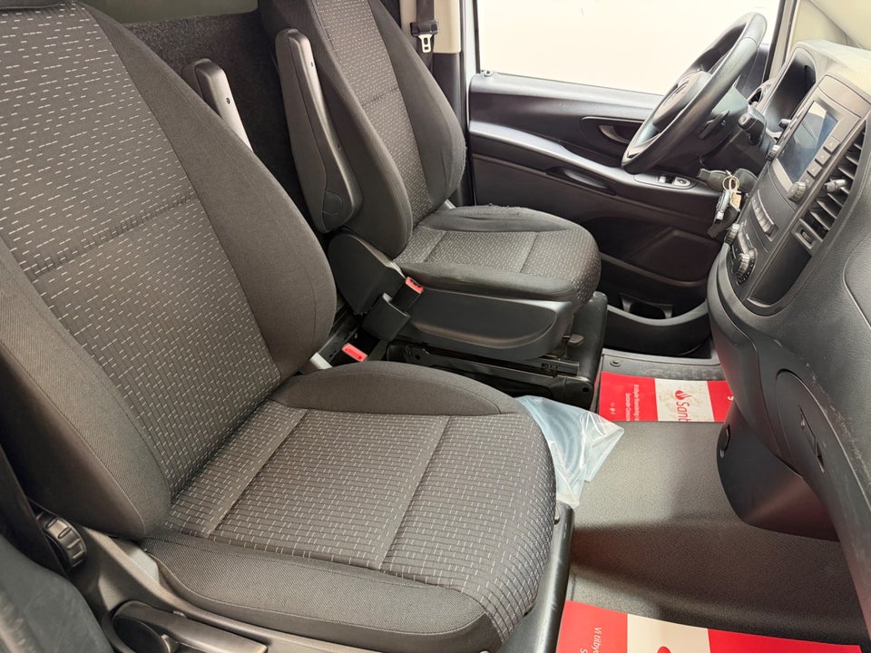 Mercedes eVito 129 Tourer PRO L Van