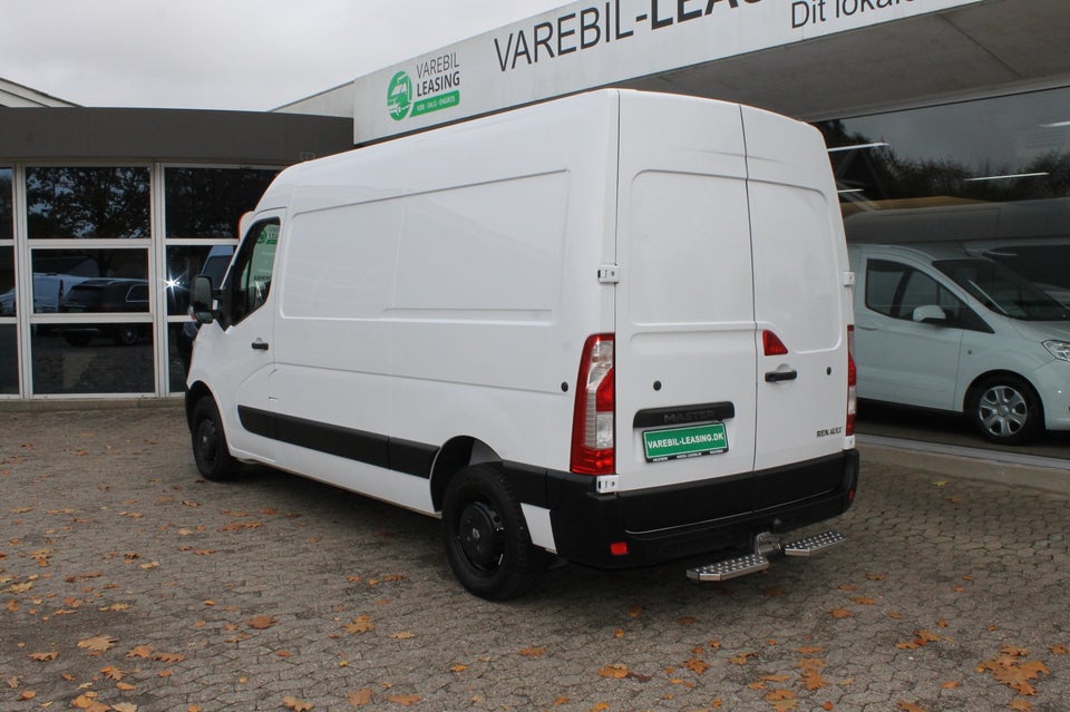 Renault Master III T33 2,3 dCi 130 L2H2 Kassevogn