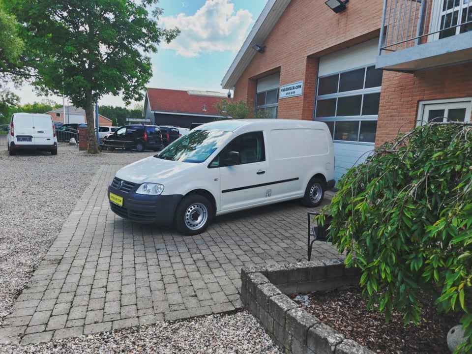 VW Caddy Maxi 1,6 TDi 102 Comfortline BMT Van 4d