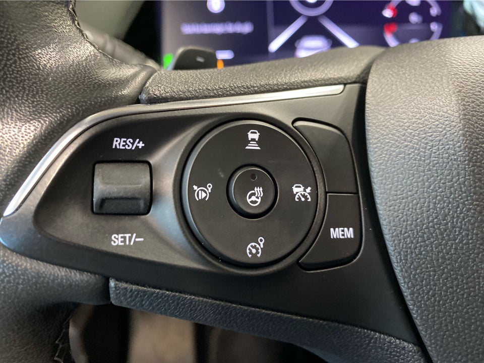 Opel Grandland 1,6 Hybrid Ultimate aut. 5d