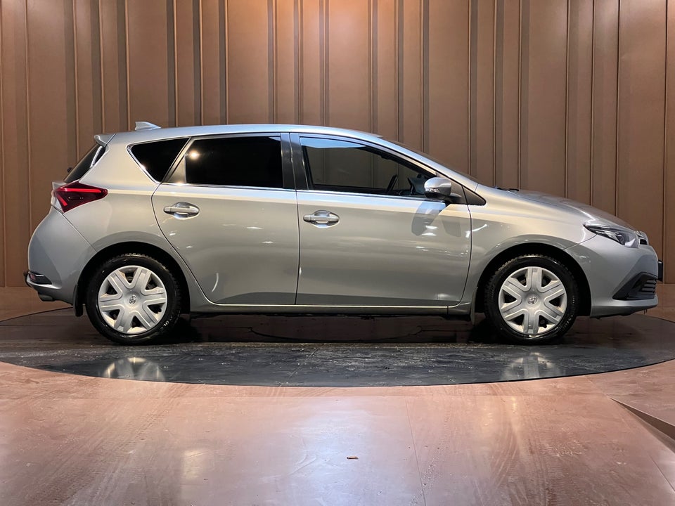 Toyota Auris 1,2 T T2 Style 5d