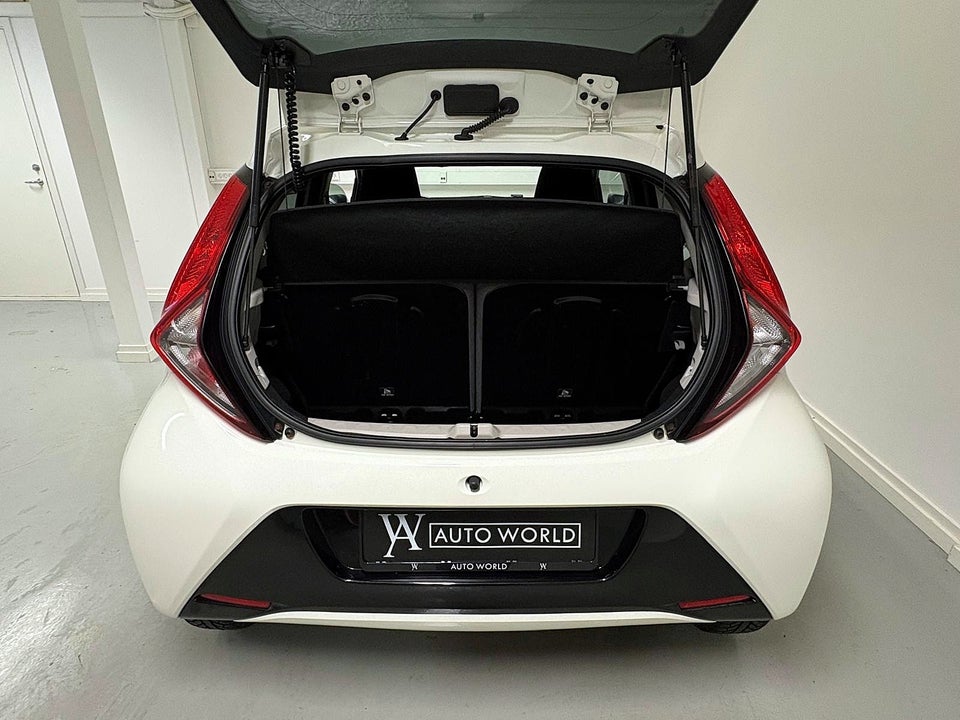 Toyota Aygo 1,0 VVT-i x-pression 5d