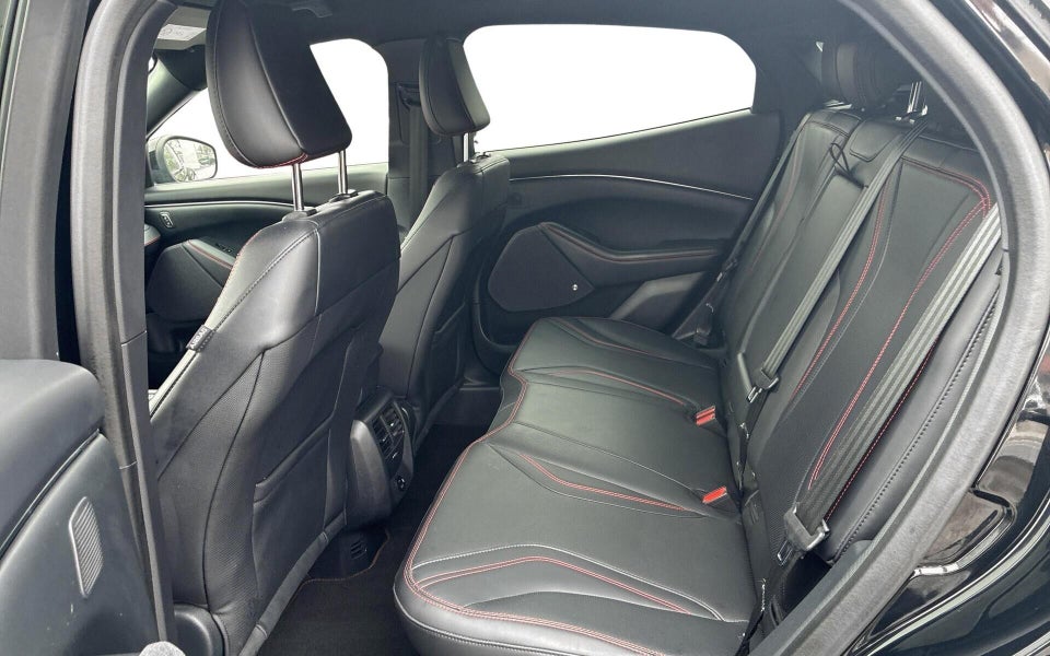 Ford Mustang Mach-E 88 Extended Range AWD 5d