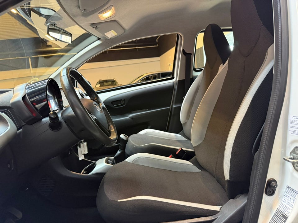 Toyota Aygo 1,0 VVT-i x-touch 5d