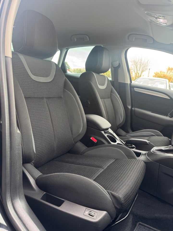 Citroën C4 1,2 PureTech 130 Feel EAT6 5d