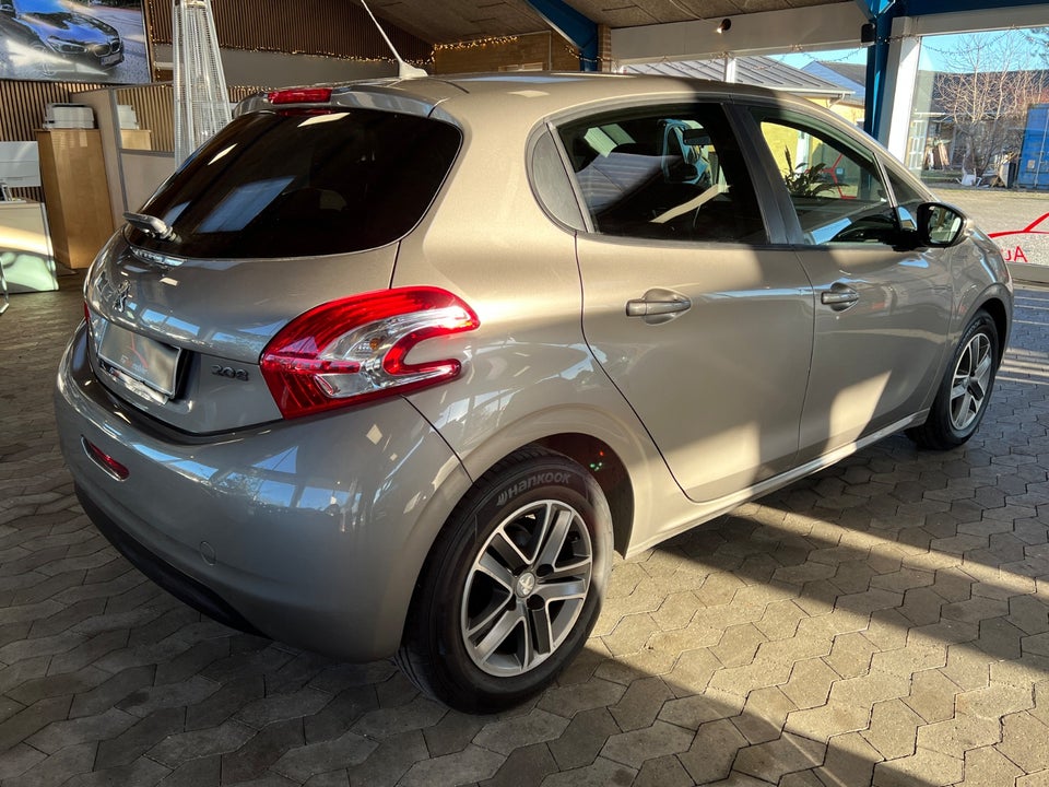 Peugeot 208 1,2 VTi Active 5d