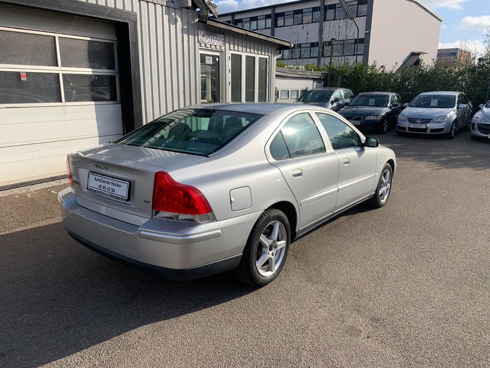 Volvo S60 2,4 140 aut. 4d