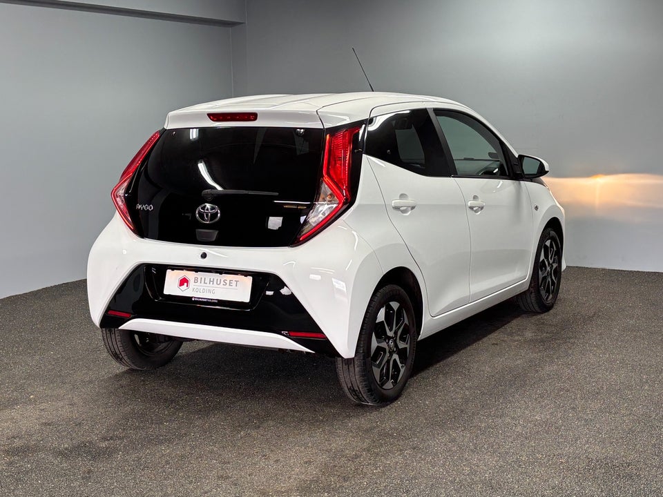 Toyota Aygo 1,0 VVT-i x-press 5d