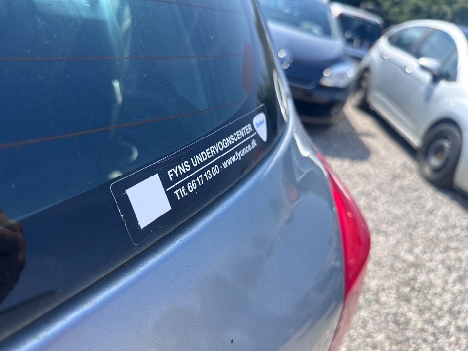 Toyota Yaris 1,3 Terra 5d