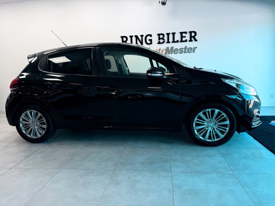Peugeot 208 1,6 BlueHDi 100 Envy Sky 5d